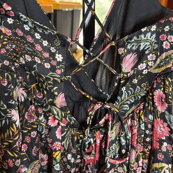 Forever 21 Black Floral Metallic Tiered Maxi Dress Lace Up Size Medium - Picture 7 of 10